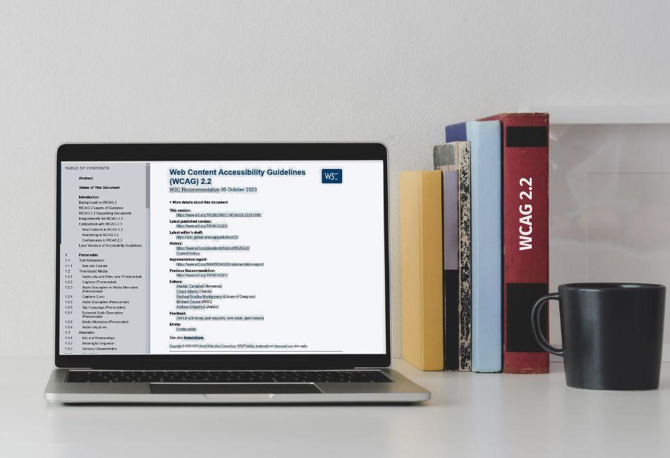 Computer mit Webseite der WCAG 2.2